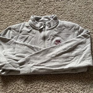 UMass Vineyard Vines 1/4. Men’s sz s